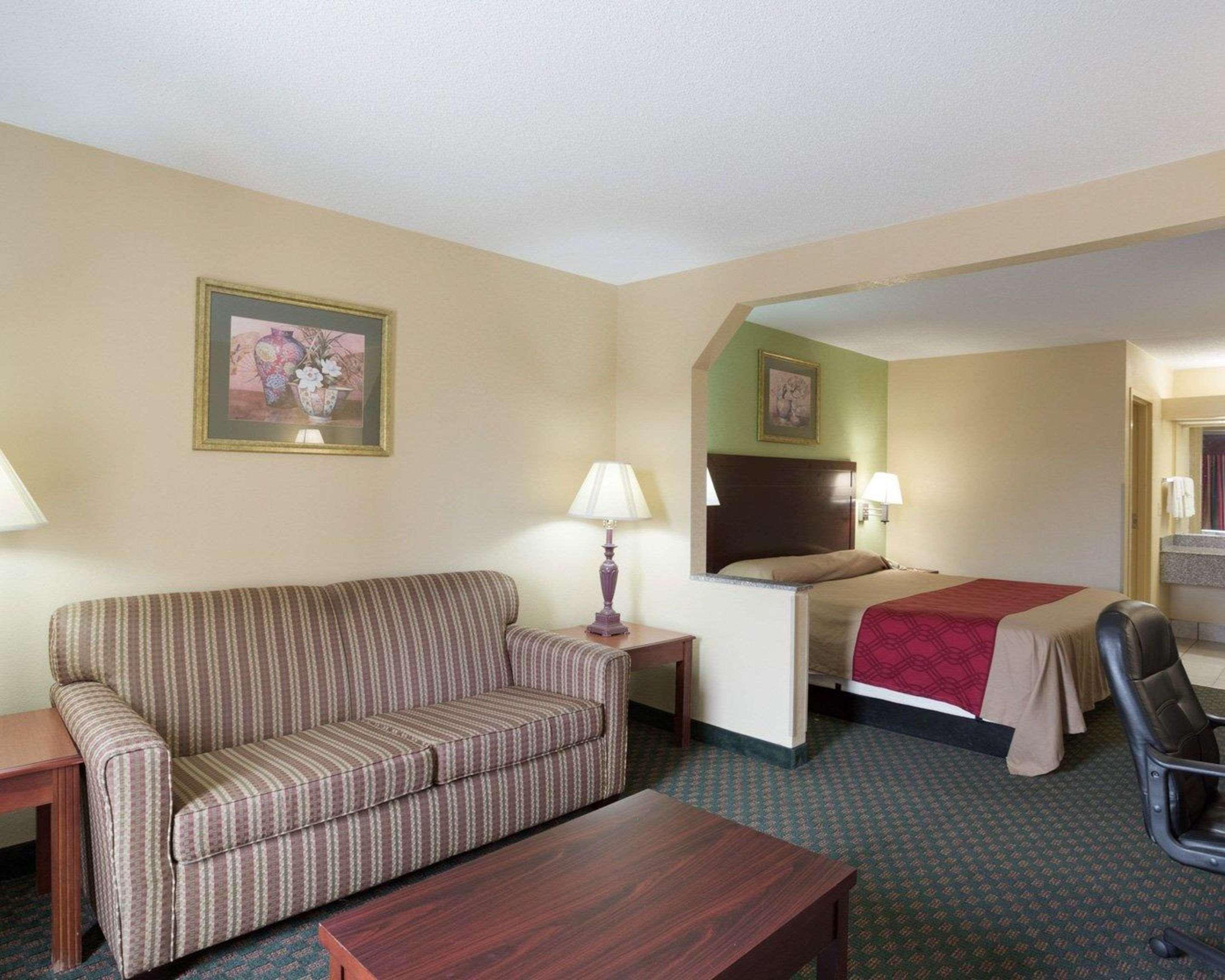 Rodeway Inn & Suites Новый Орлеан Экстерьер фото